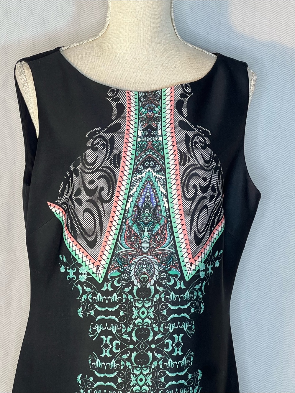 Tahari Arthur S Levine Dress Black W/Ornate Turquoise Pink White Sleeveless 12👍 - Picture 2 of 9